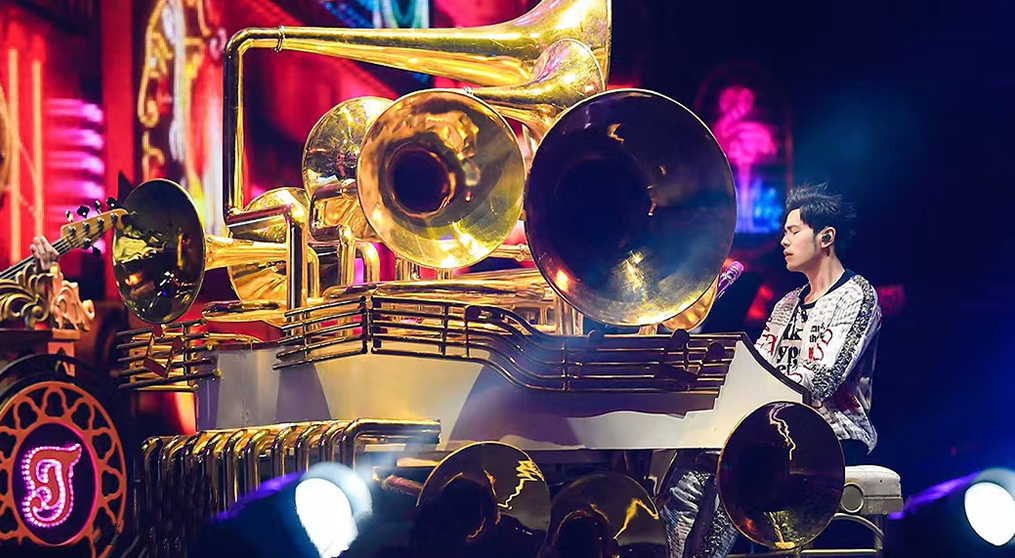 海洋之神透明屏和荧光棒系列产品亮相2022周杰伦新加坡演唱会