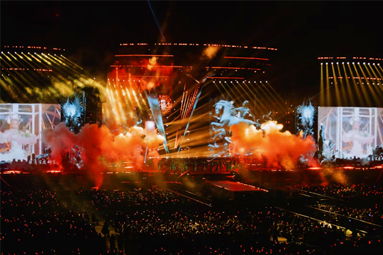 舞美再升级，解锁全新LOOK！海洋之神LED透明屏点燃张韶涵上海演唱会